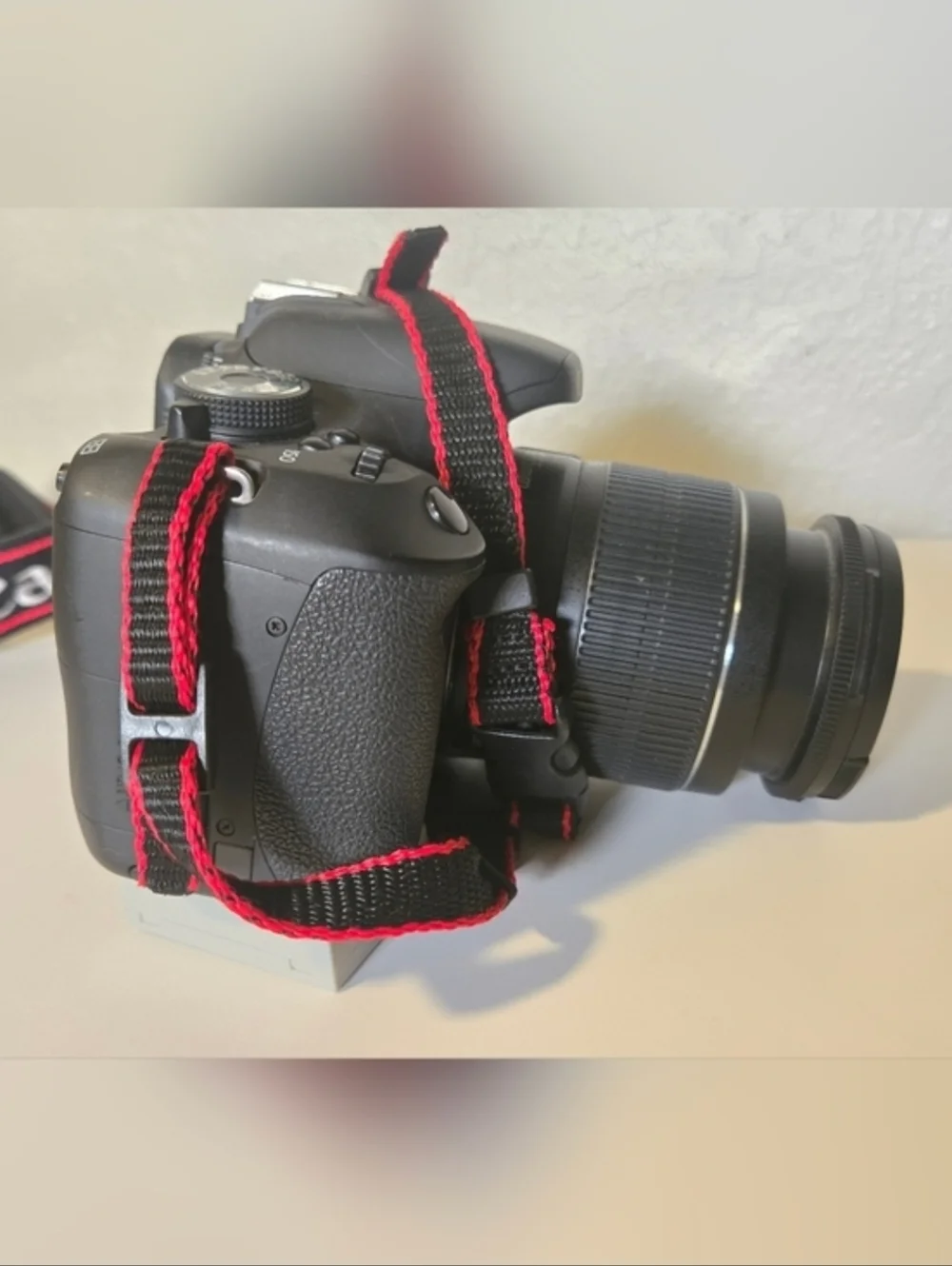 Canon EOS Rebel T3i DSLR Camera w/ Lens & Charger Bundle